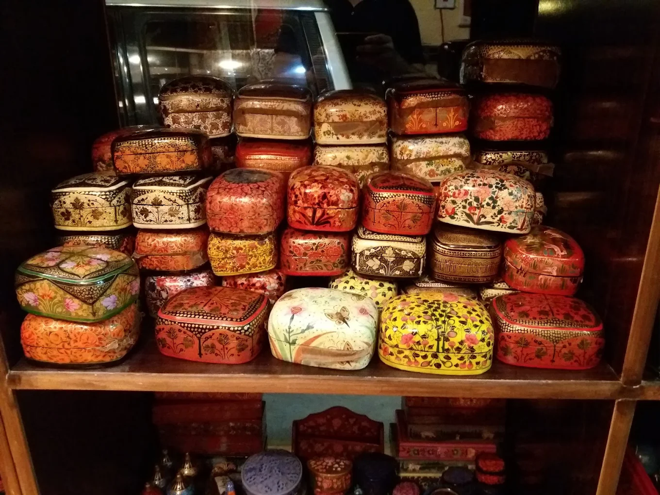 K. Creations - Kashmiri Shawls and Handicrafts