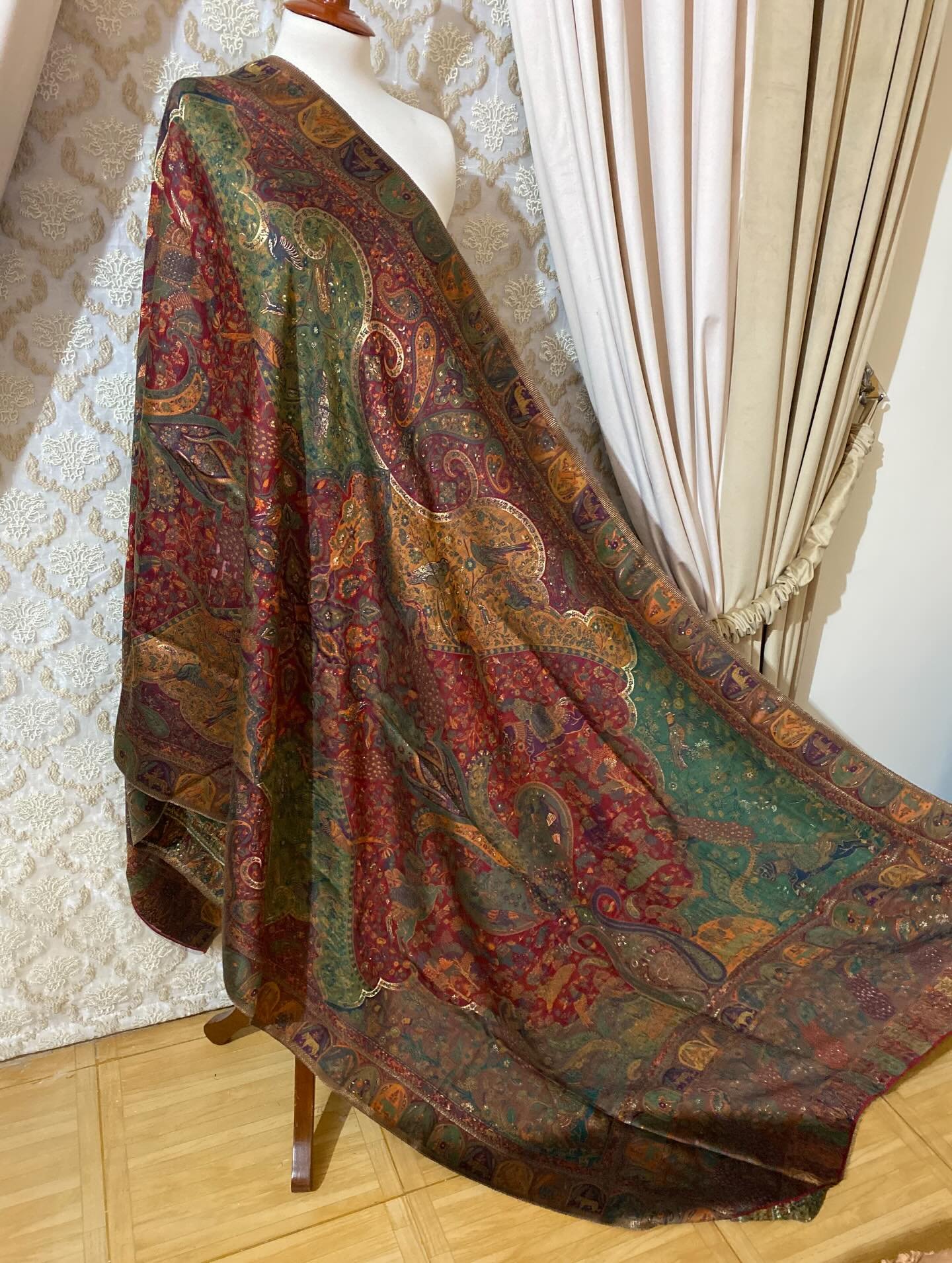 TAJ KASHMIRI HANDICRAFTS OUTLET2