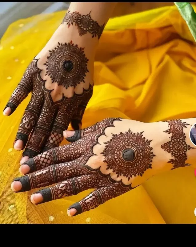 Moon mehndi parlour, Mehndi designer in Rawalpindi, Pakistan.