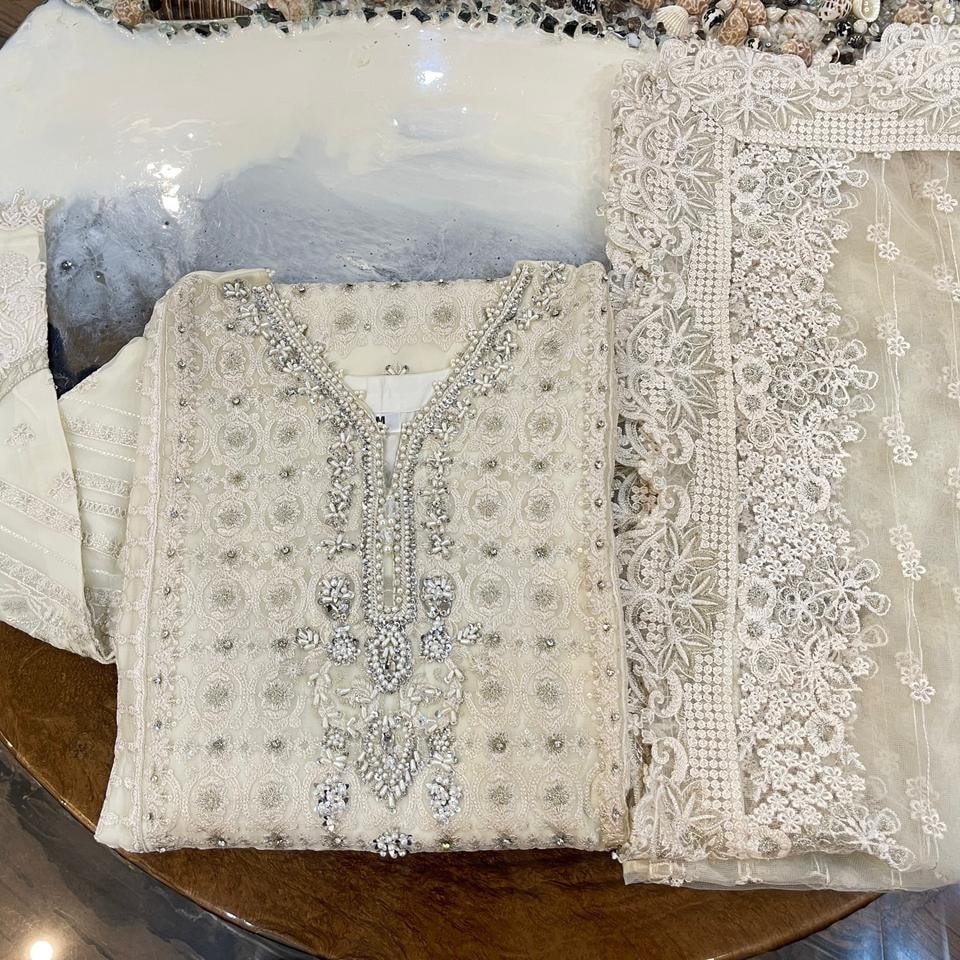 Libas By Hina – Clothing Store for Women in Karachi, Pakistan.1